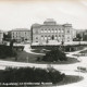 Stadtarchiv Weimar, 60 10-5/24, Blick auf den Karl Augustplatz mit Großherzogl. Museum 