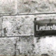 Stadtarchiv Weimar, 60 10-5/25, Straßenschild "Leninstraße" 