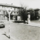 Stadtarchiv Weimar, 60 10-5/25, Blick zum Rathenauplatz mit Karl-Marx-Oberschule I. und II.