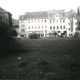 Stadtarchiv Weimar, 60 10-5/3 Bd. 1, Blick auf die Grünfläche der zerstörten Marktnordseite