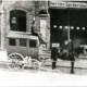 Stadtarchiv Weimar, 60 10-5/3 Bd. 2, Postwagen auf dem Markt