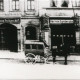 Stadtarchiv Weimar, 60 10-5/3 Bd. 2, Postwagen auf dem Markt