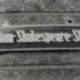 Stadtarchiv Weimar, 60 10-5/33, Straßenschild " William-Shakespeare-Straße"