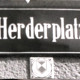 Stadtarchiv Weimar, 60 10-5/6, Straßenschild "Herderplatz"