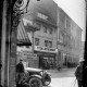 Stadtarchiv Weimar, 60 14 Negativ 005, Blick aus dem Haus »Marktstraße 6« Richtung Kaufhaus Tietz