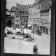 Stadtarchiv Weimar, 60 14 Negativ 022, Blick aus dem Stadthaus über den Neptunbrunnen Richtung Kaufstraße