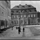 Stadtarchiv Weimar, 60 14 Negativ 035, Blick durch die Schillerstraße auf das Wittumspalais