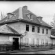 Stadtarchiv Weimar, 60 14 Negativ 068, Blick von Nordost auf die ehemalige Leichenhalle am Historischen Friedhof.