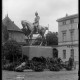 Stephan Liebig, 60 14 Negativ 284, Blick auf das Karl-Alexander-Denkmal auf dem Goetheplatz